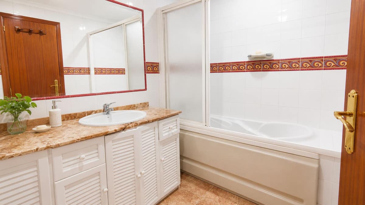 4-slaapkamer stadswoning in La Línea in La Línea - foto 9