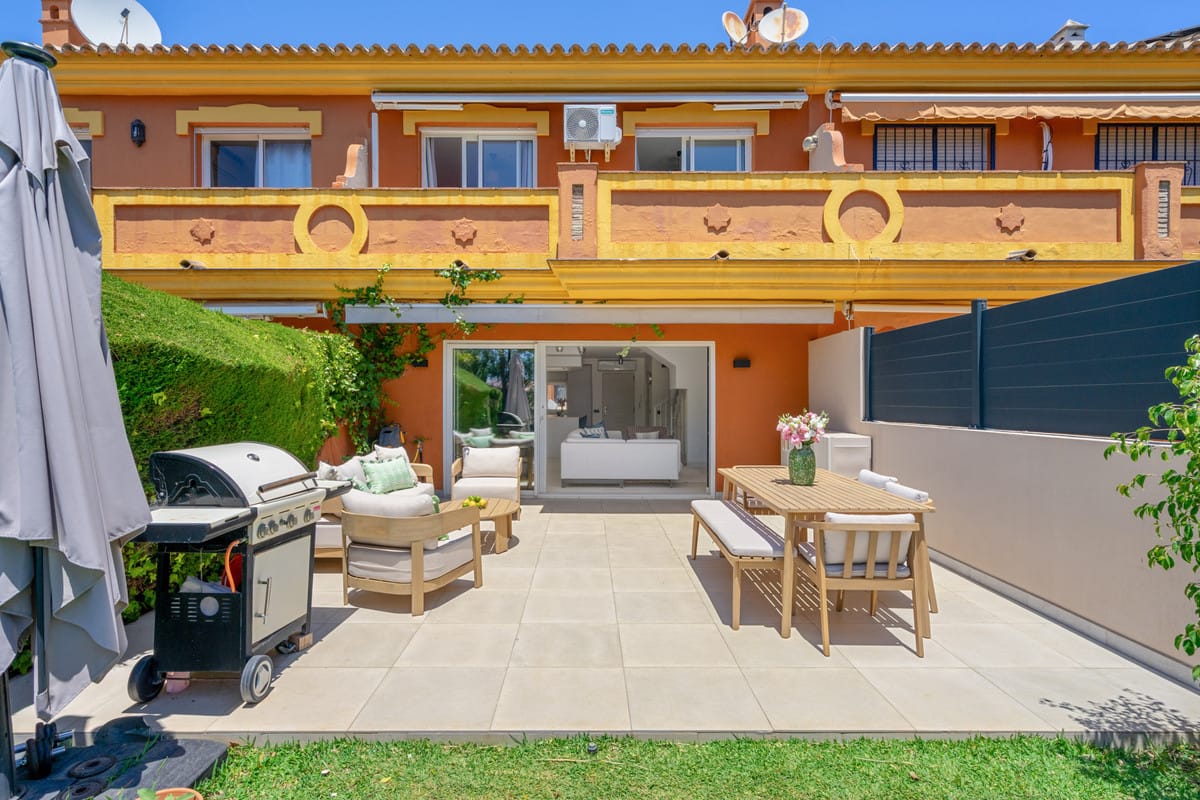 Drie slaapkamers stadswoning met privé-tuin in Nueva Atalaya, Estepona in Estepona - foto 15