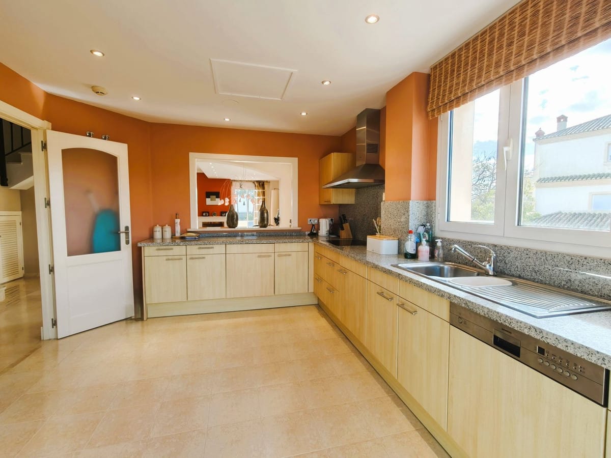 3-slaapkamer duplex penthouse met zeezicht in San Roque Club in San Roque Club - foto 9