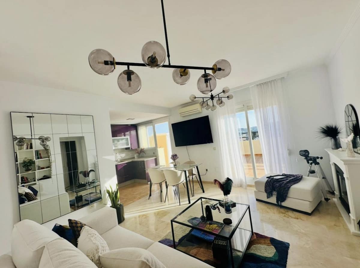Penthouse met twee slaapkamers in Las Lagunas, Málaga in Las Lagunas - foto 3