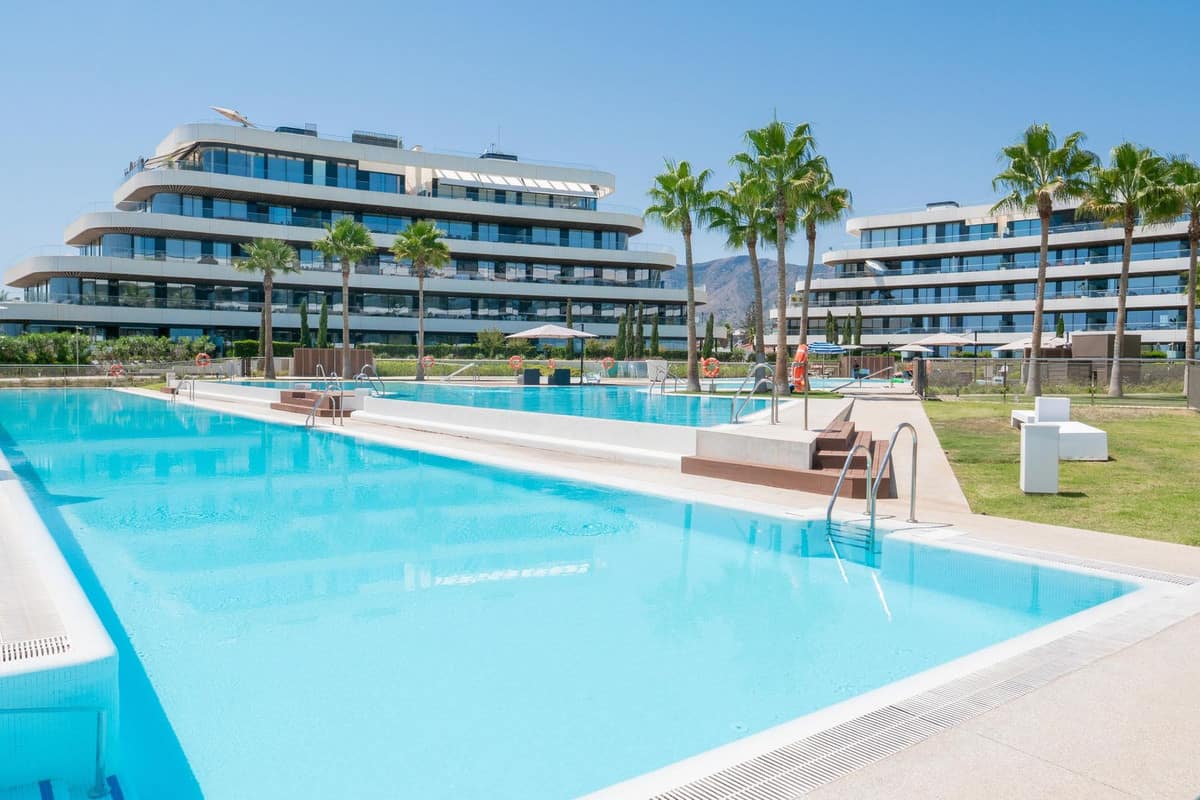 3 bedroom Apartment in Torremolinos in Torremolinos - foto 2