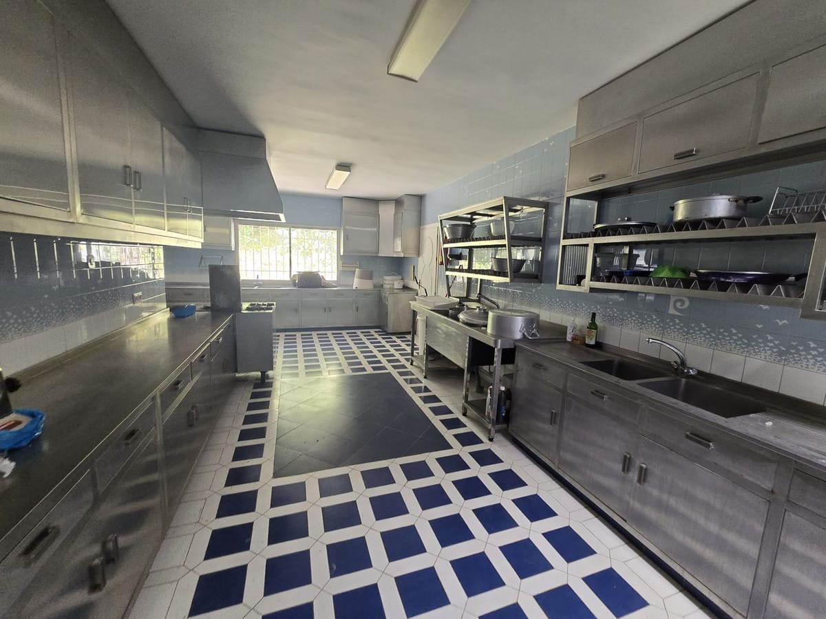 6-slaapkamer villa in Marbella Hill Club – renovatieproject in Marbella - foto 7