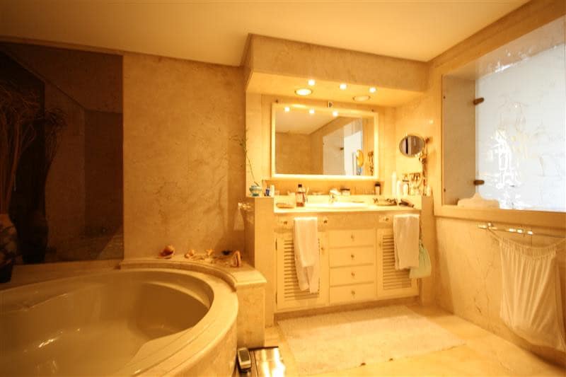 Villa met 6 slaapkamers in Los Monteros in Los Monteros - foto 20