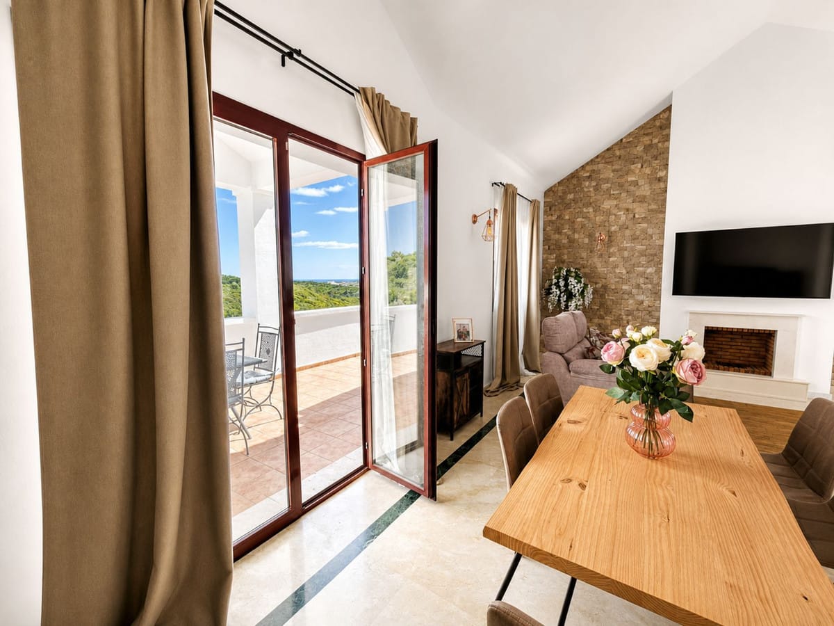 Elegant gerenoveerde rijwoning met panoramisch zeezicht in Doña Julia, Casares Playa in Casares Playa - foto 3