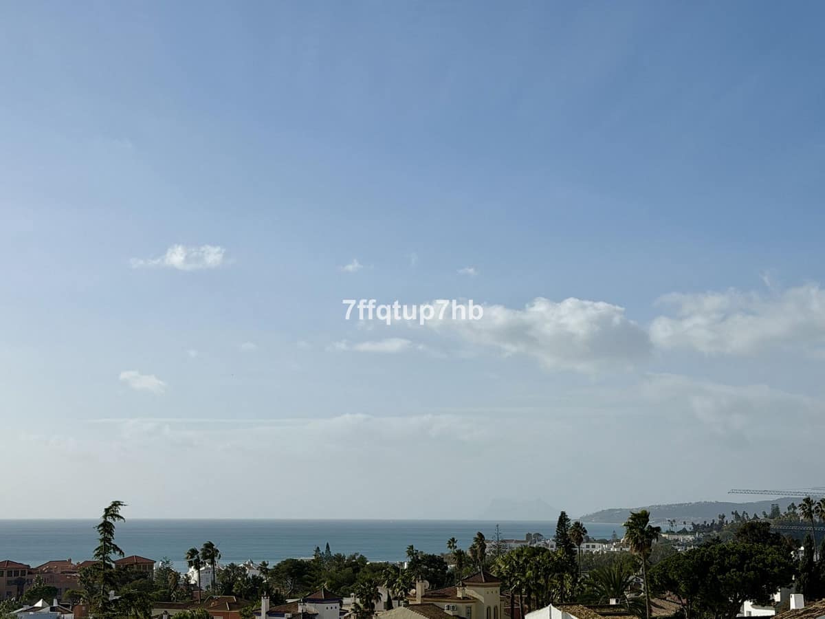 Appartement met twee slaapkamers in Estepona met 34 m² terras en zeezicht in Estepona - foto 16