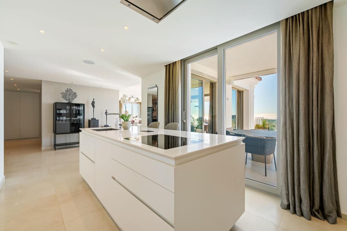 Drie-slaapkamer duplexpenthouse in Nueva Andalucía in Nueva Andalucía - foto 8