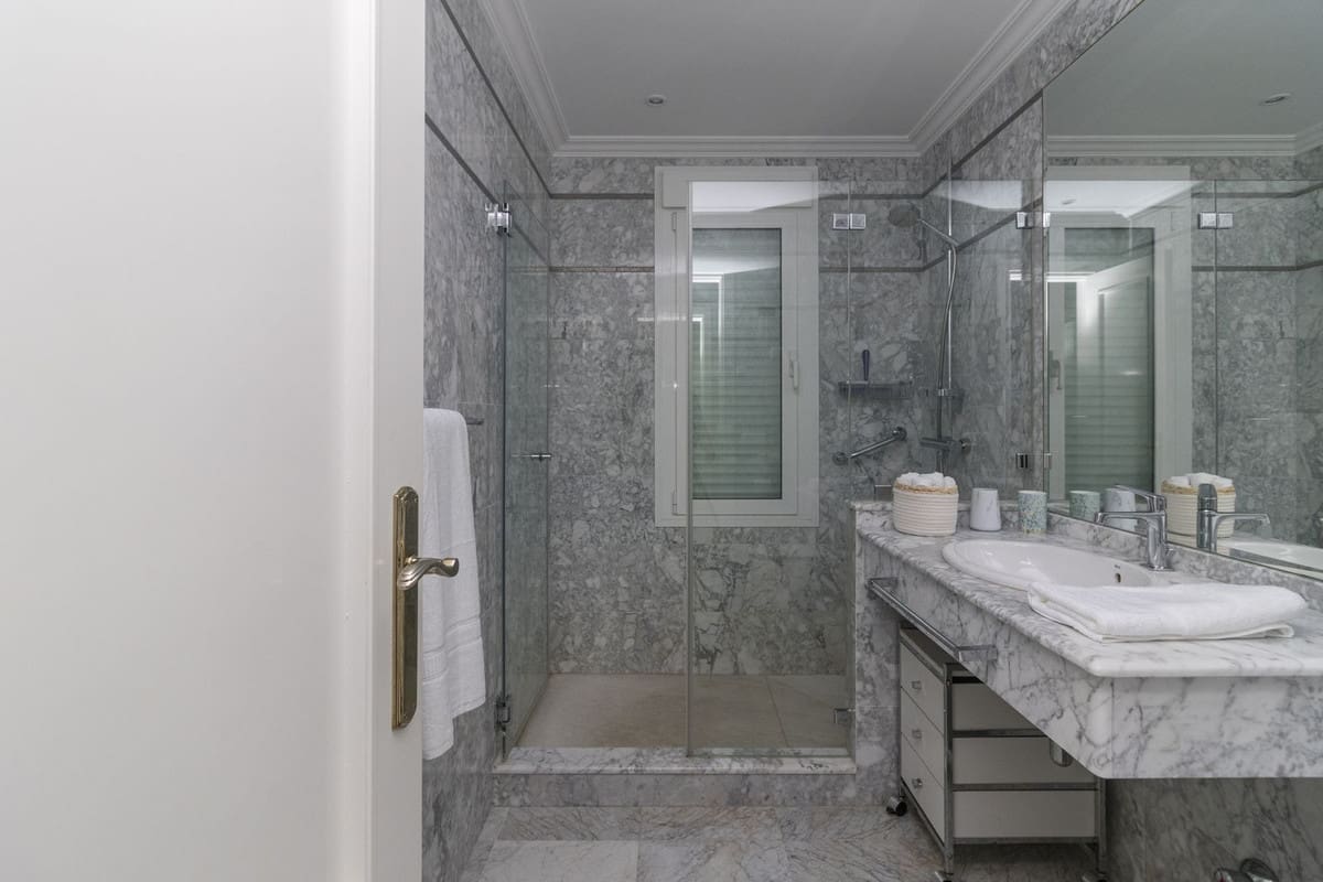 Luxe villa met 5 slaapkamers in Los Monteros Playa in Los Monteros - foto 10
