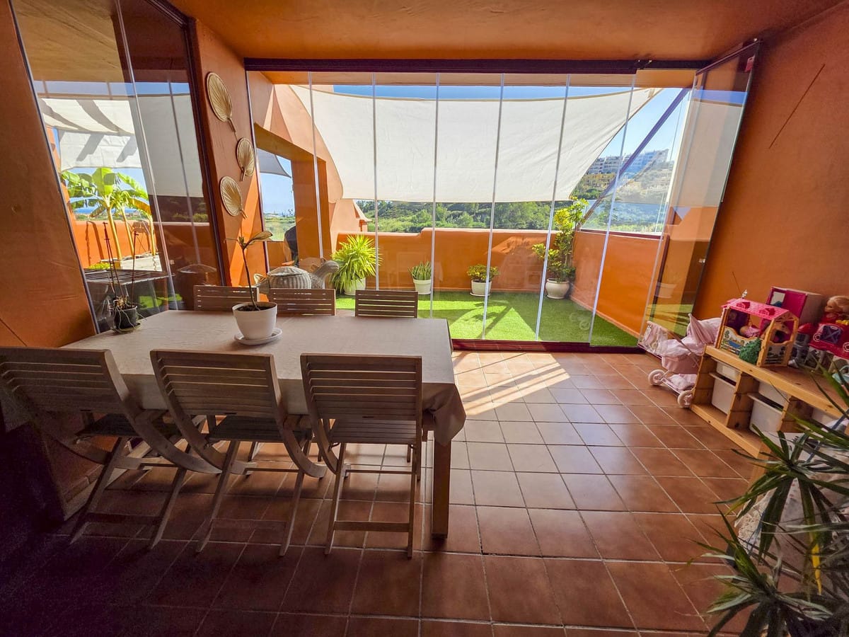 Drie-slaapkamerappartement met glazen terrassen en zeezicht in Viñedos del Mar, La Duquesa in La Duquesa - foto 18