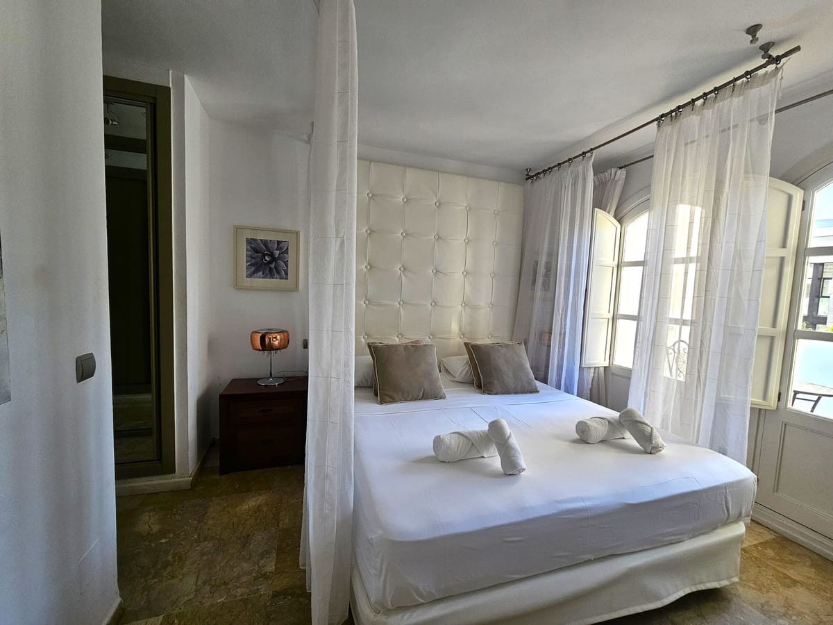 5-slaapkamer stadswoning in Nueva Andalucía in Nueva Andalucía - foto 8