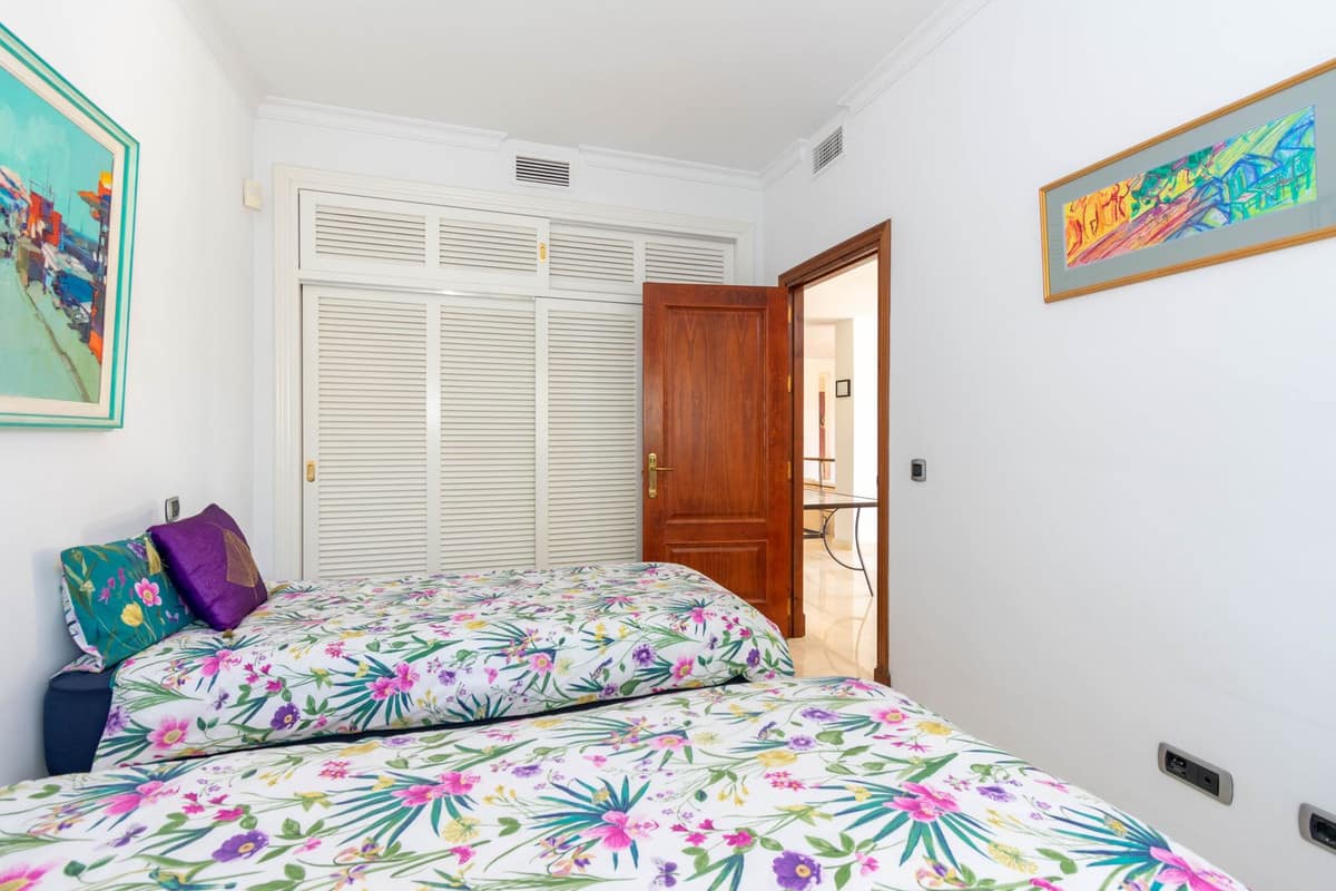 Villa met 4 slaapkamers in Estepona in Estepona - foto 19