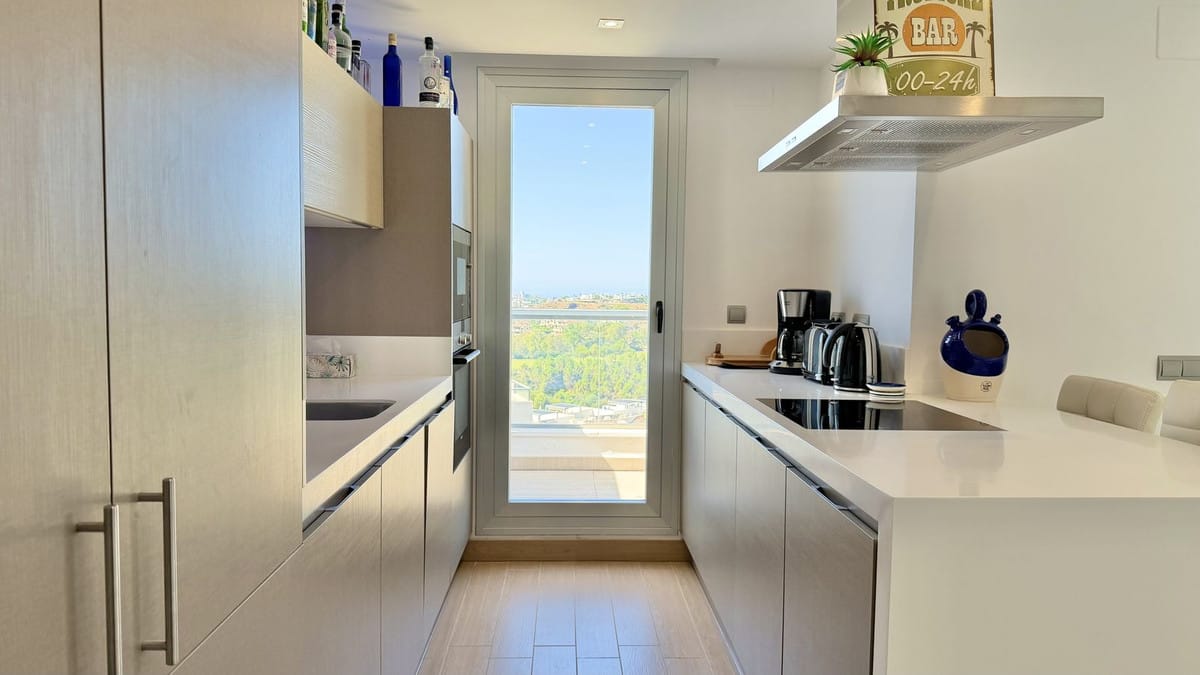 Avalon 5 – Hoekpenthouse met panoramisch zee-, golf- en bergzicht in Los Arqueros in Los Arqueros - foto 12