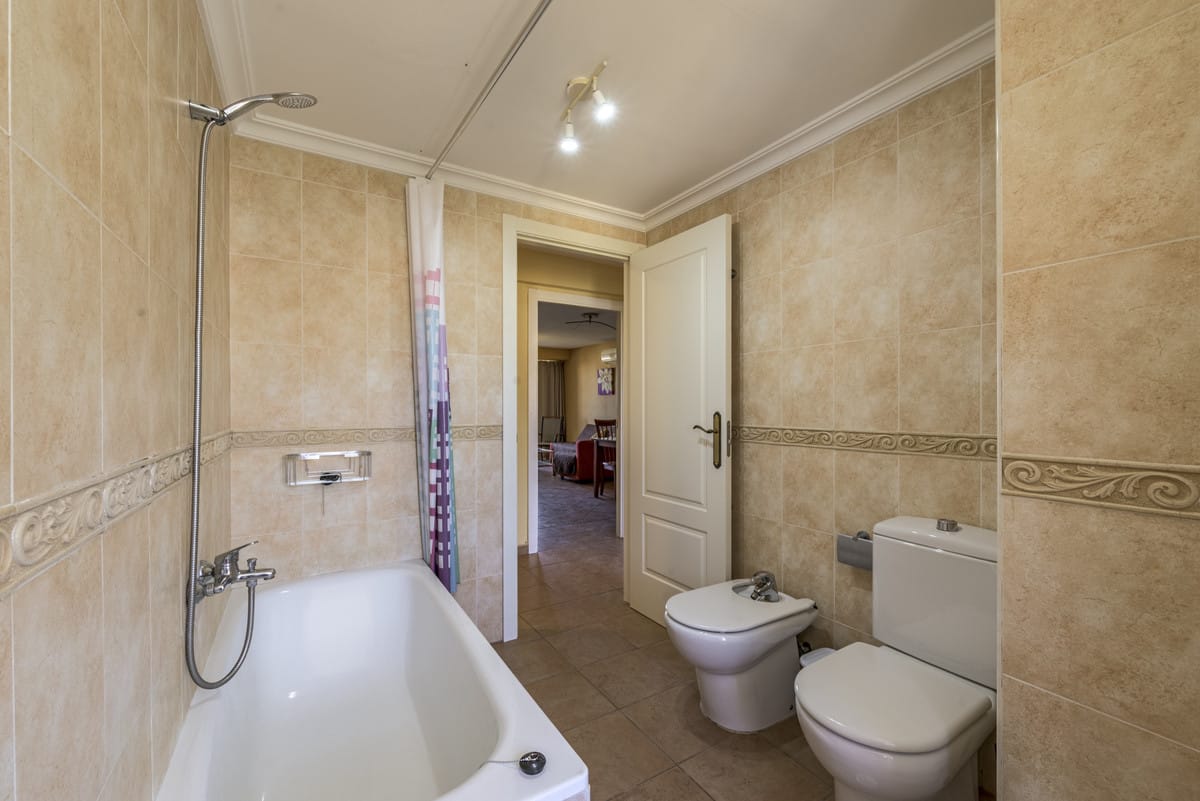 1 slaapkamer appartement in La Carihuela met zeezicht en terras in La Carihuela - foto 6