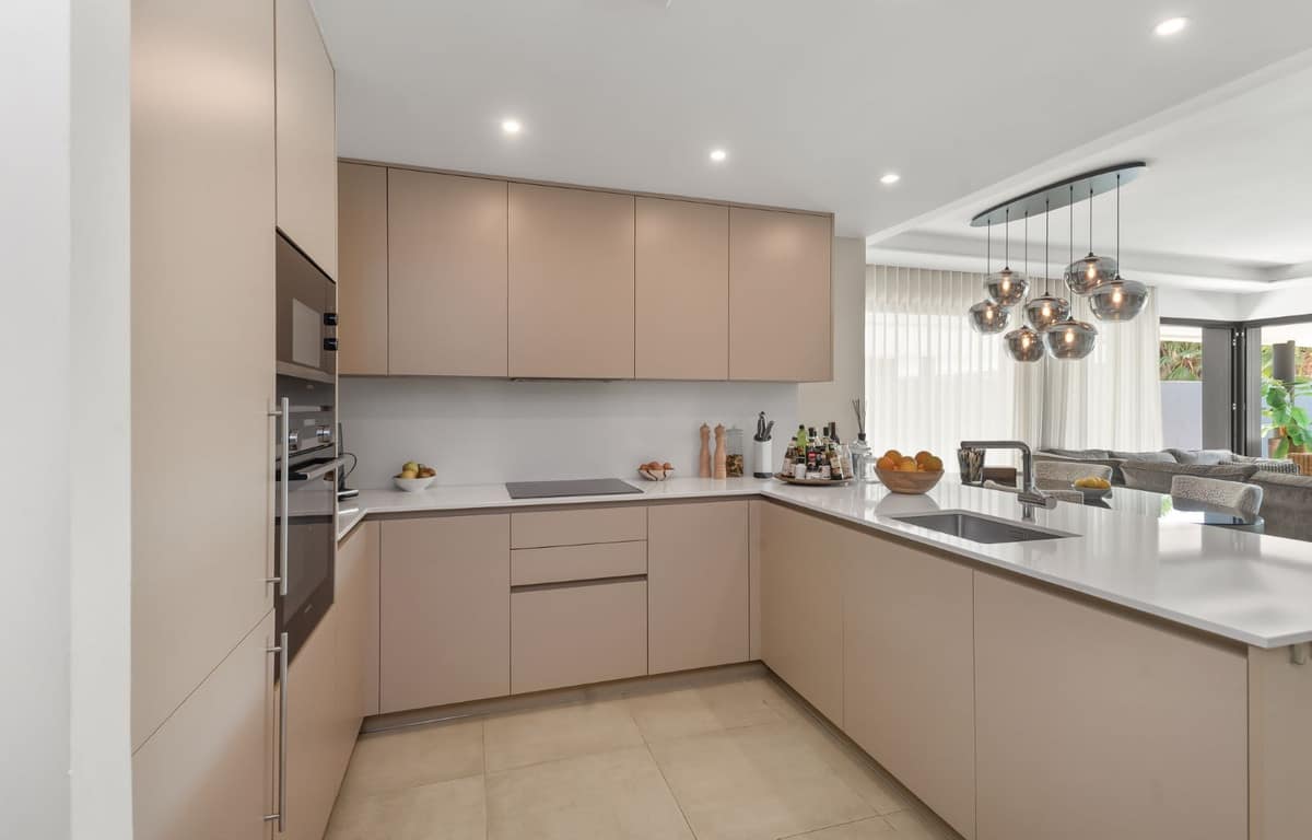 Luxueus 3-slaapkamer tuinappartement in Estepona in Estepona - foto 12