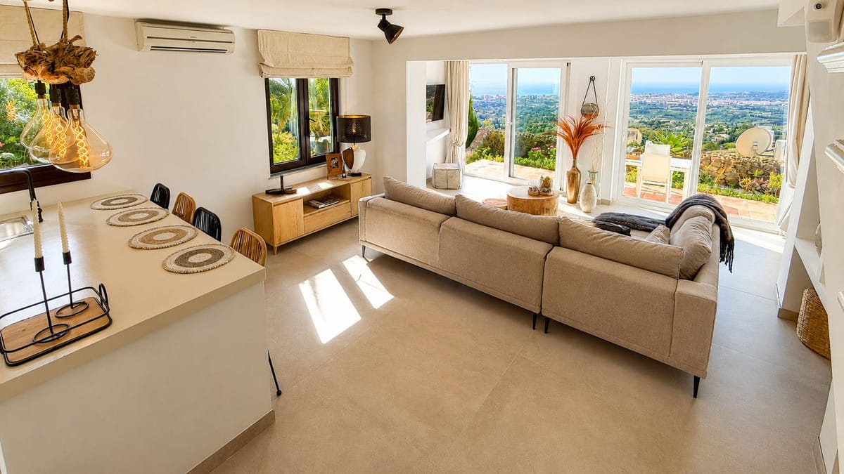 Volledig gerenoveerde hoekwoning in Mijas La Nueva met 180° panoramisch uitzicht in Mijas - foto 5