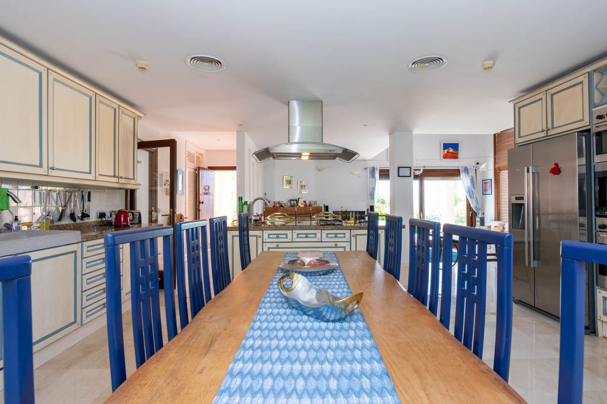 Villa met 4 slaapkamers in Estepona in Estepona - foto 13