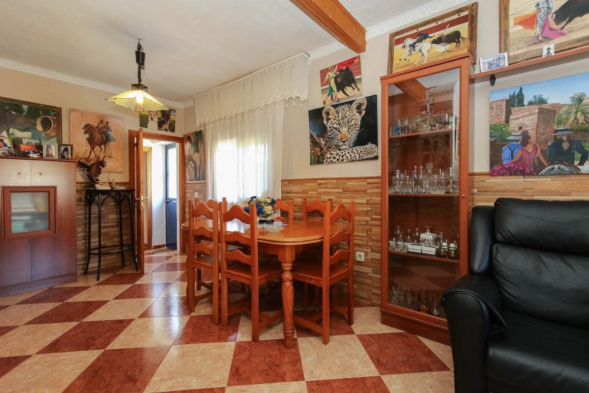 Drie woningen op één perceel in Alhaurín de la Torre – 5 slaapkamers, 4 badkamers in Alhaurín de la Torre - foto 2