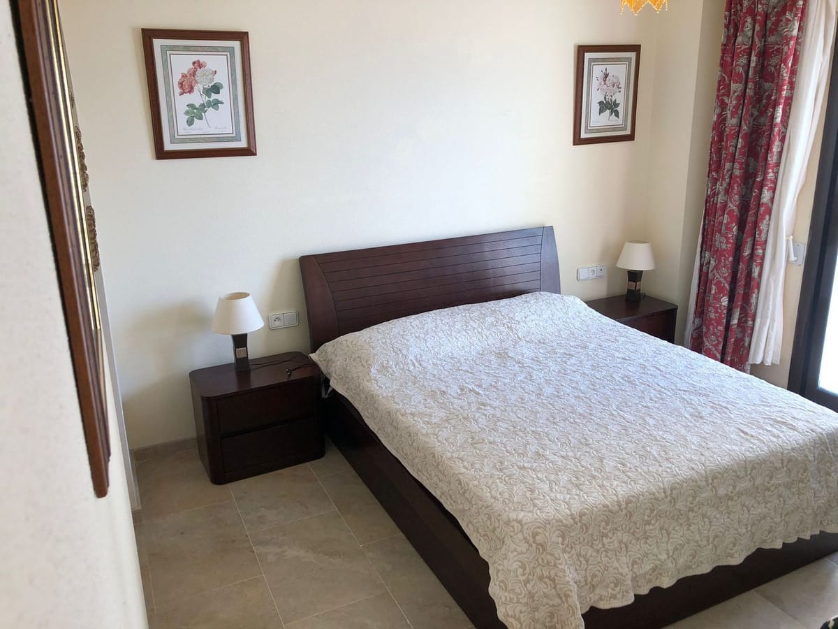 3-slaapkamer appartement aan de eerste lijn strand in La Duquesa in La Duquesa - foto 10