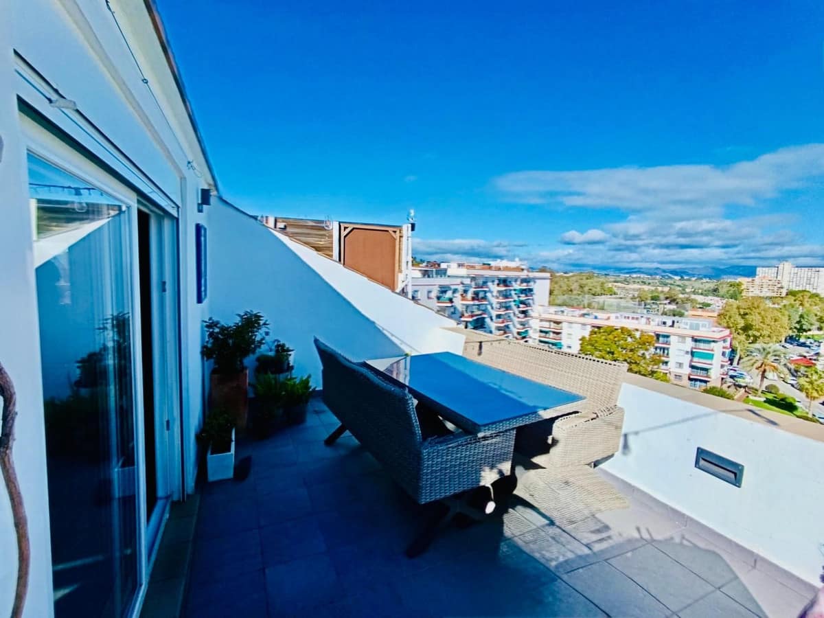 Exclusieve designer duplex penthouse met drie terrassen en zeezicht in Torremolinos in Torremolinos - foto 2