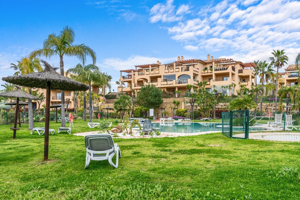 Drie-slaapkamer penthouse in Benahavís met panoramisch zeezicht in Benahavís - foto 15