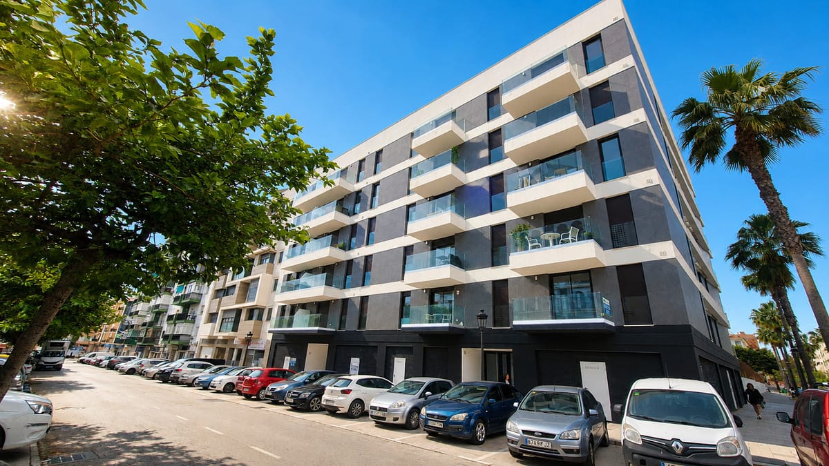 Drie-slaapkamerappartement in Estepona in Estepona - foto 2