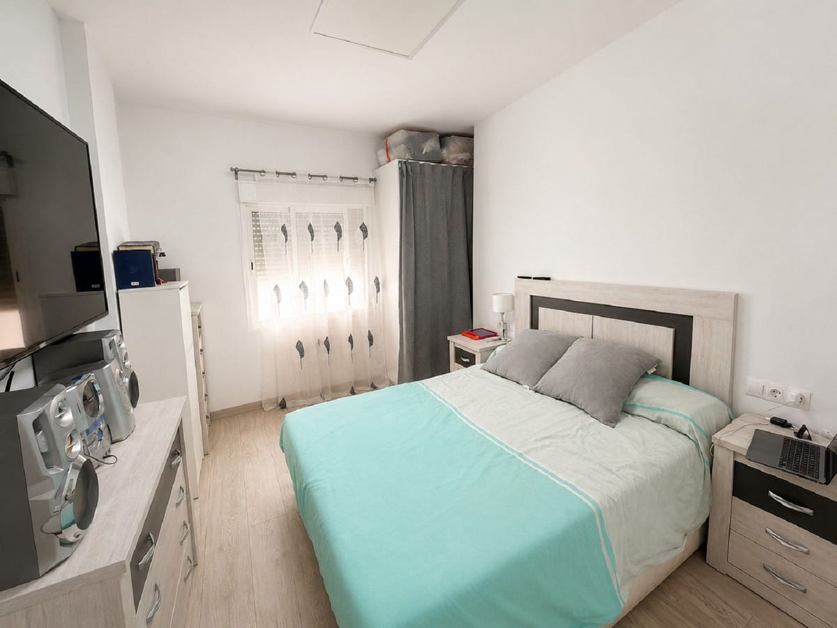 3 bedroom Apartment in Málaga Centro in Málaga Centro - foto 2