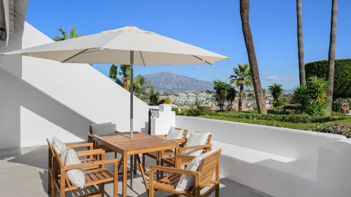 Drie-slaapkamerwoning met zeezicht in Estepona, El Paraíso in Estepona - foto 2