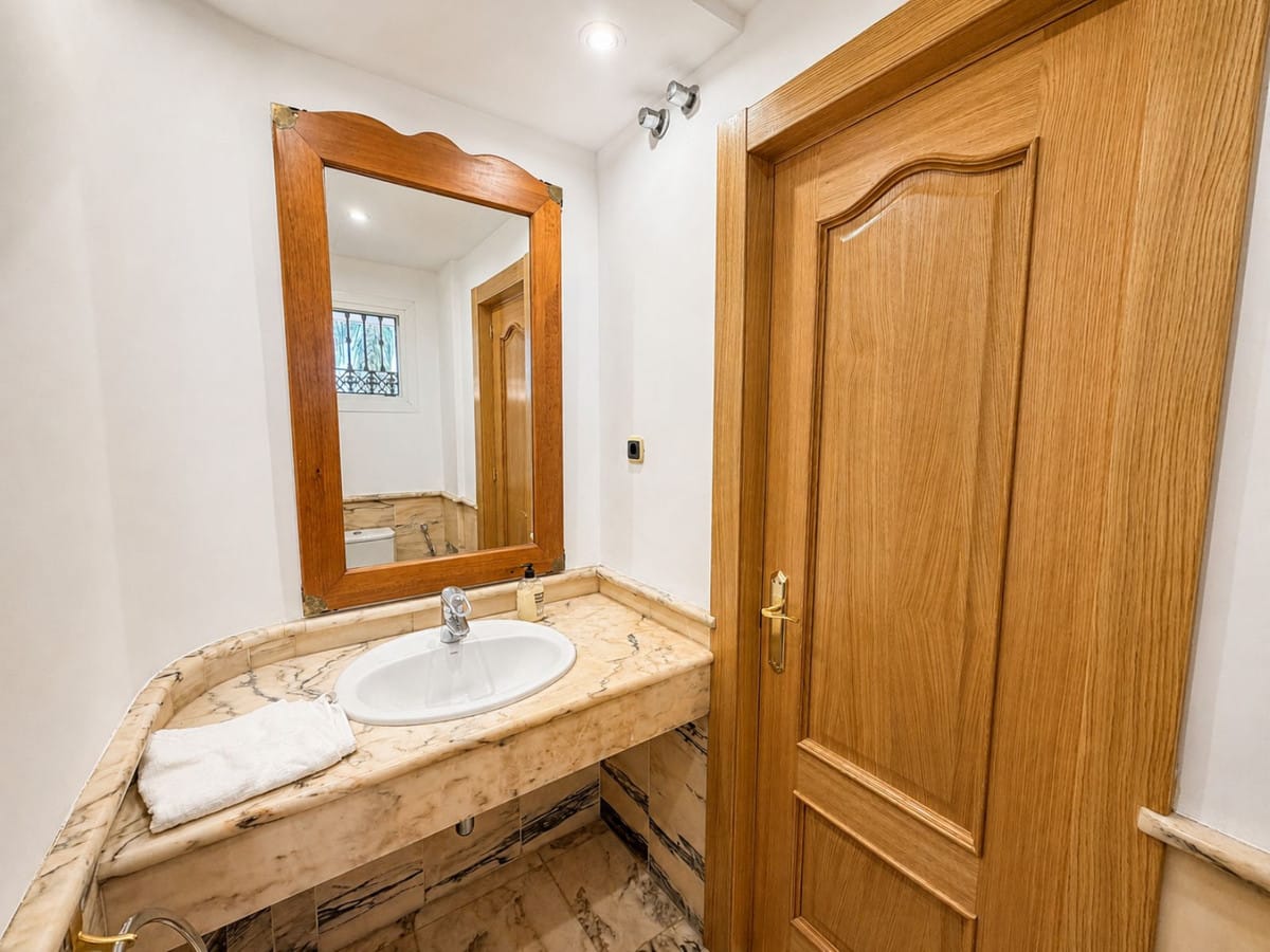 7-slaapkamer villa in Marbella met renovatiepotentieel in Marbella - foto 14