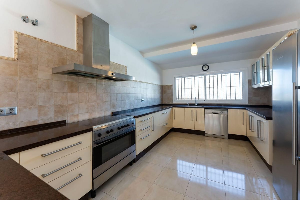 9-slaapkamer villa met drie wooneenheden in Alhaurín el Grande in Alhaurín el Grande - foto 13