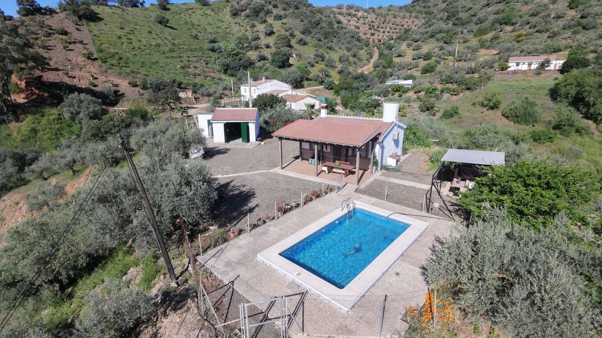 Finca met 4 slaapkamers nabij Comares in Comares - foto 2