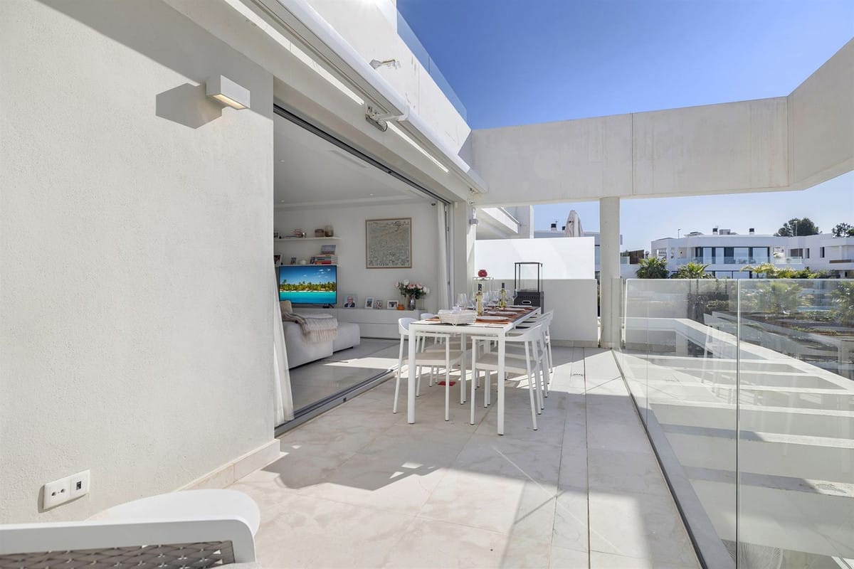 Iconische zuidgerichte duplex-penthouse met privé-solarium en zwembad te koop in Nueva Andalucía - foto 19