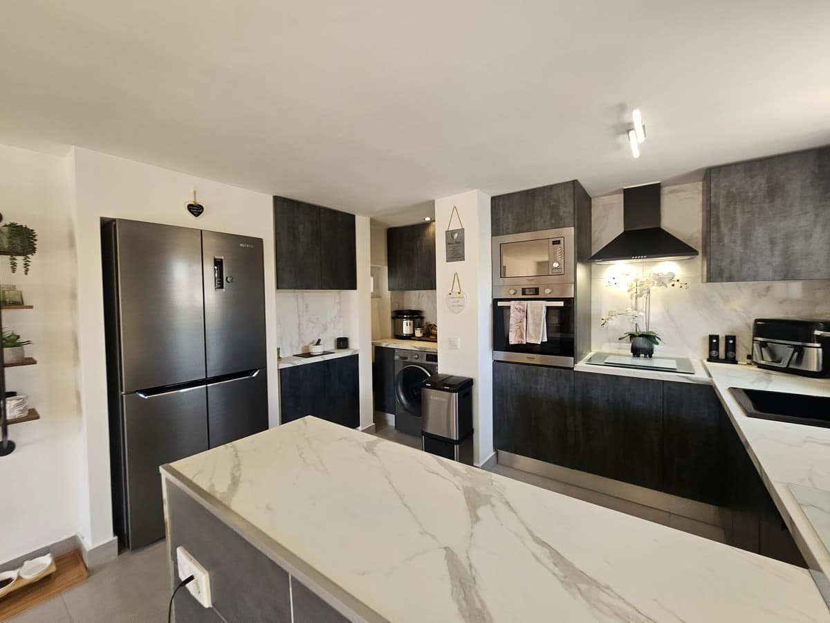3-slaapkamer villa in Calypso, Mijas Costa — dichtbij het strand in Calypso - foto 11
