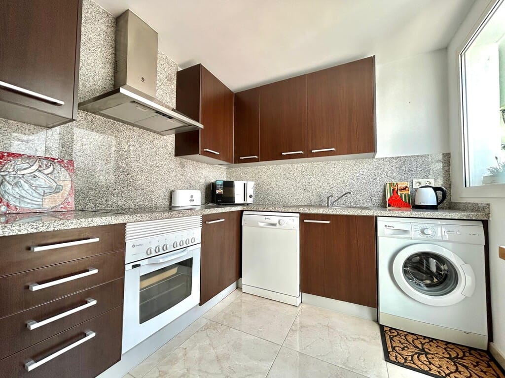 Duplex penthouse in Estepona – zeezicht – toeristische licentie – €299.000 in Estepona - foto 17