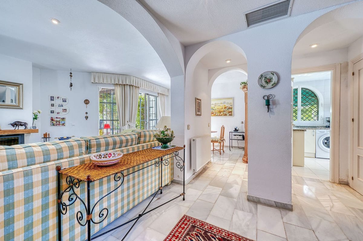 Villa met 4 slaapkamers in Nueva Andalucía, Marbella aan Los Naranjos Golf in Nueva Andalucía - foto 11