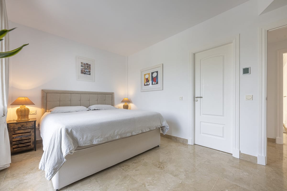 Drie-slaapkamer stadswoning in La Alcaidesa in La Alcaidesa - foto 5