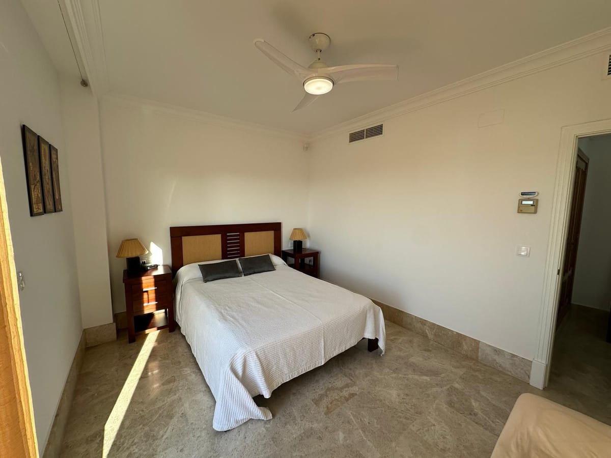 4-slaapkamerwoning in Santa Clara Golf, Marbella-Oost in Marbella - foto 4