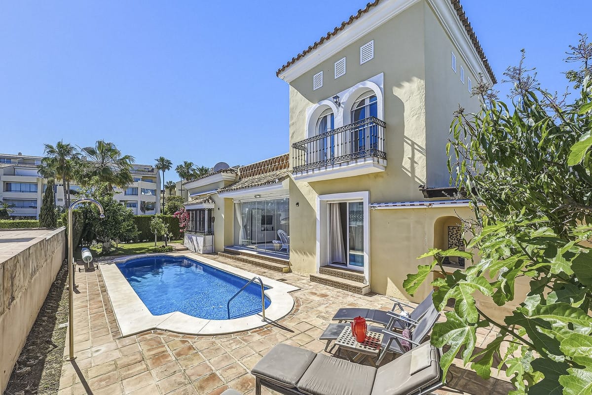 Villa met 3 slaapkamers aan het strand in Bahía de Marbella in Bahía de Marbella - foto 5