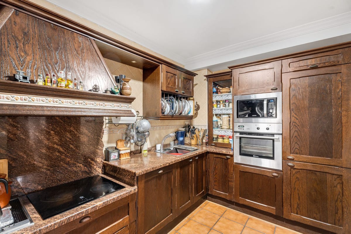 7-slaapkamer villa in Estepona, Málaga – 236 m² gebouwd in Estepona - foto 12