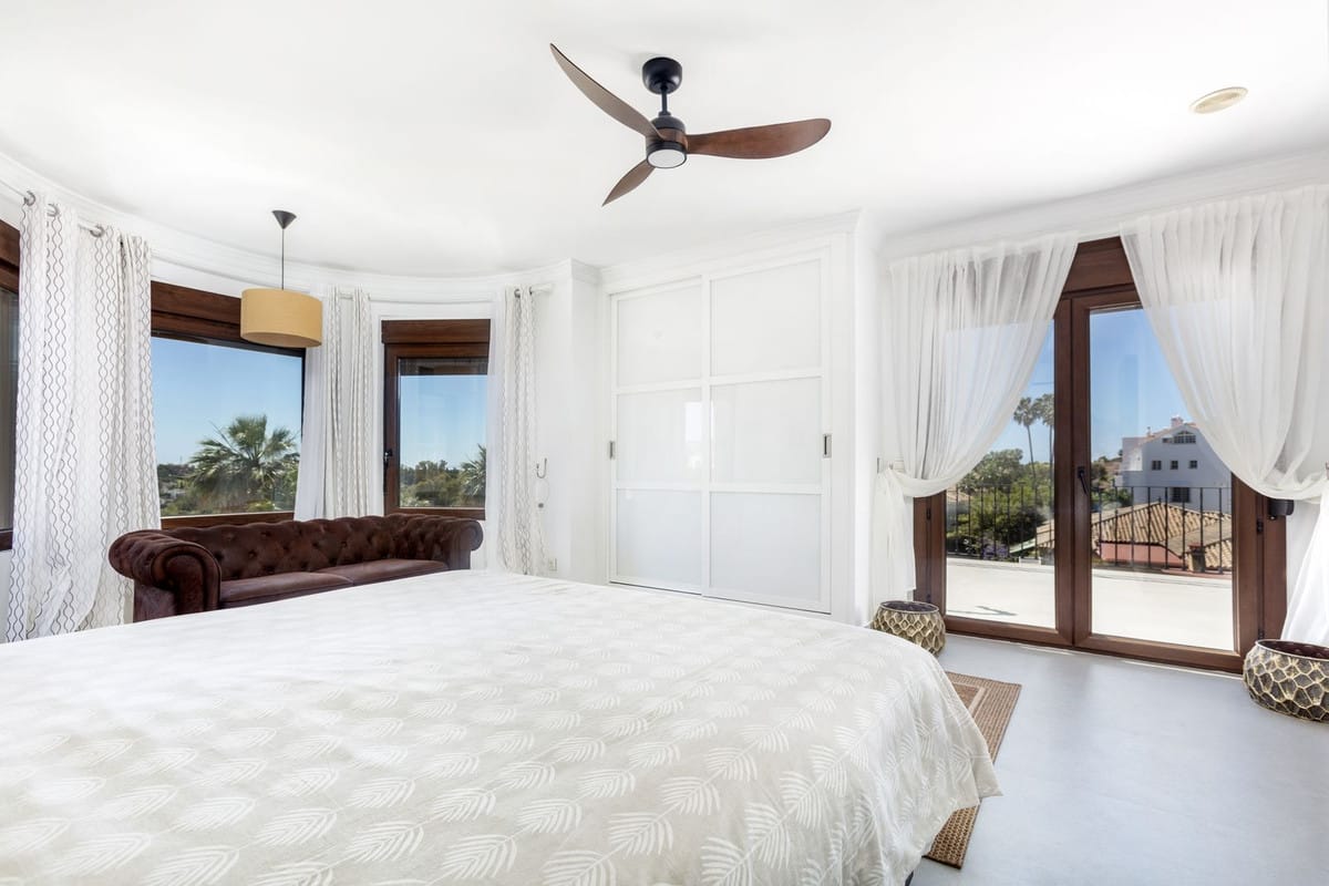 6 bedroom House in Estepona in Estepona - foto 14