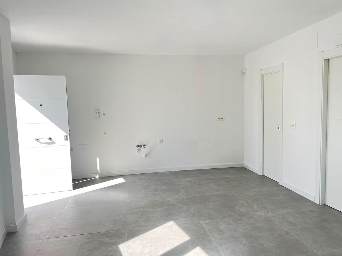 1 bedroom Apartment in La Carihuela in La Carihuela - foto 3