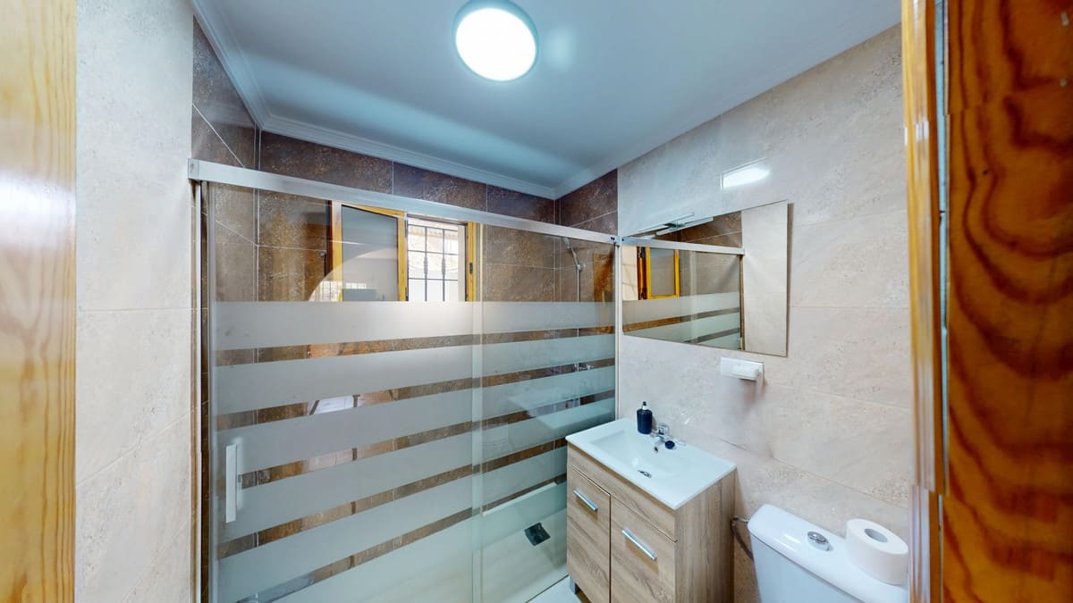 Huis met 3 slaapkamers in Sayalonga in Sayalonga - foto 18