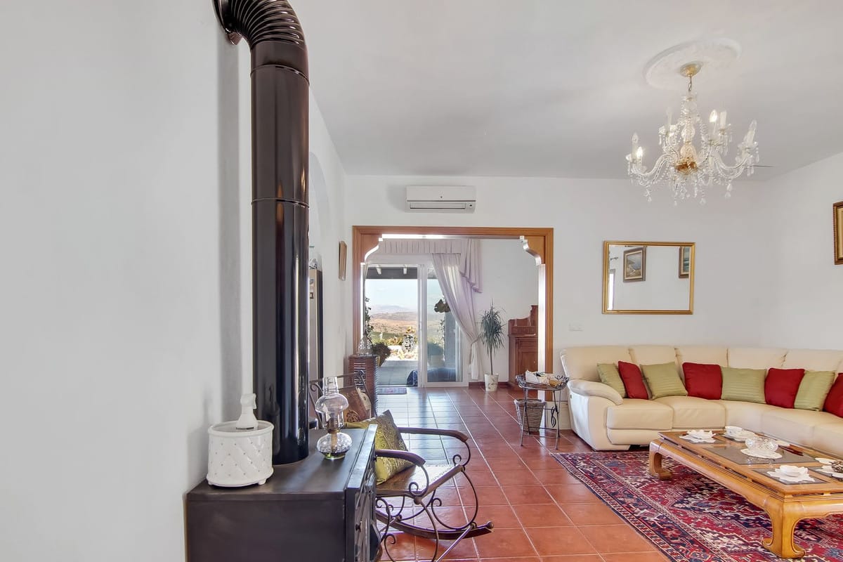 Finca met 3 slaapkamers in Guaro, Málaga in Guaro - foto 13