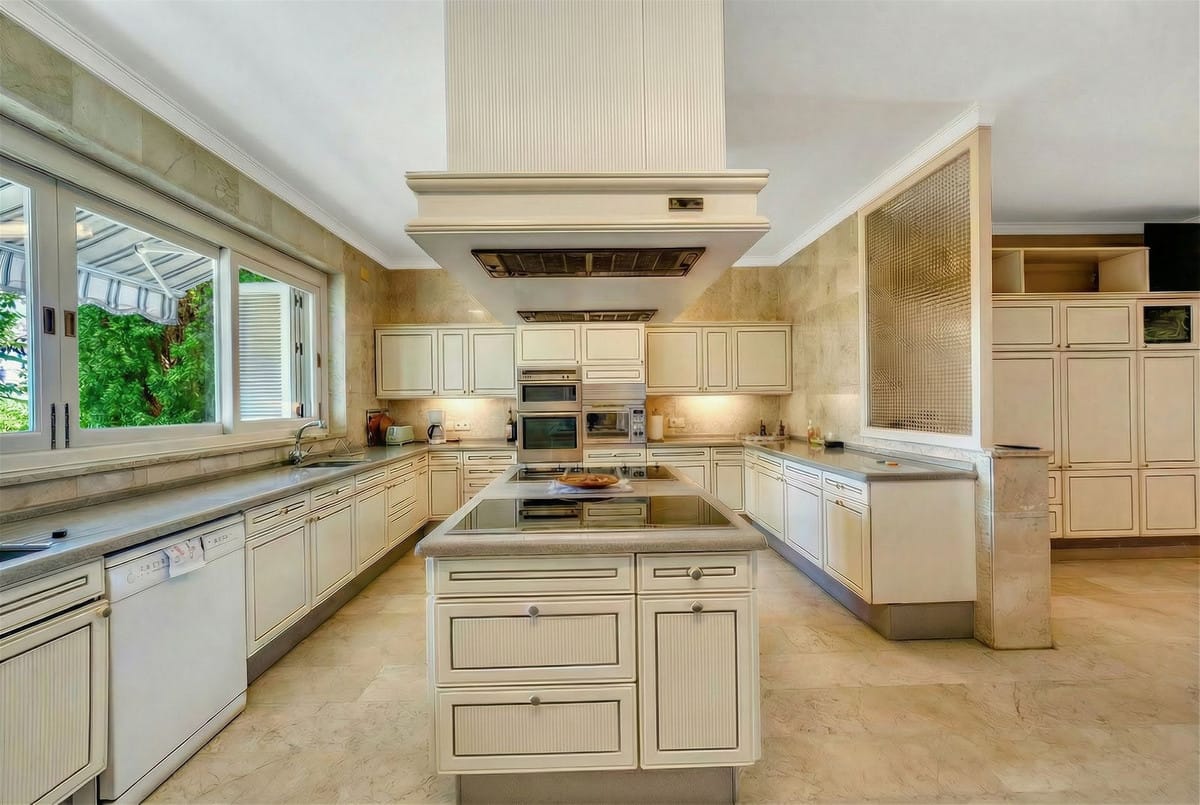 Villa met 10 slaapkamers in Río Real in Río Real - foto 14