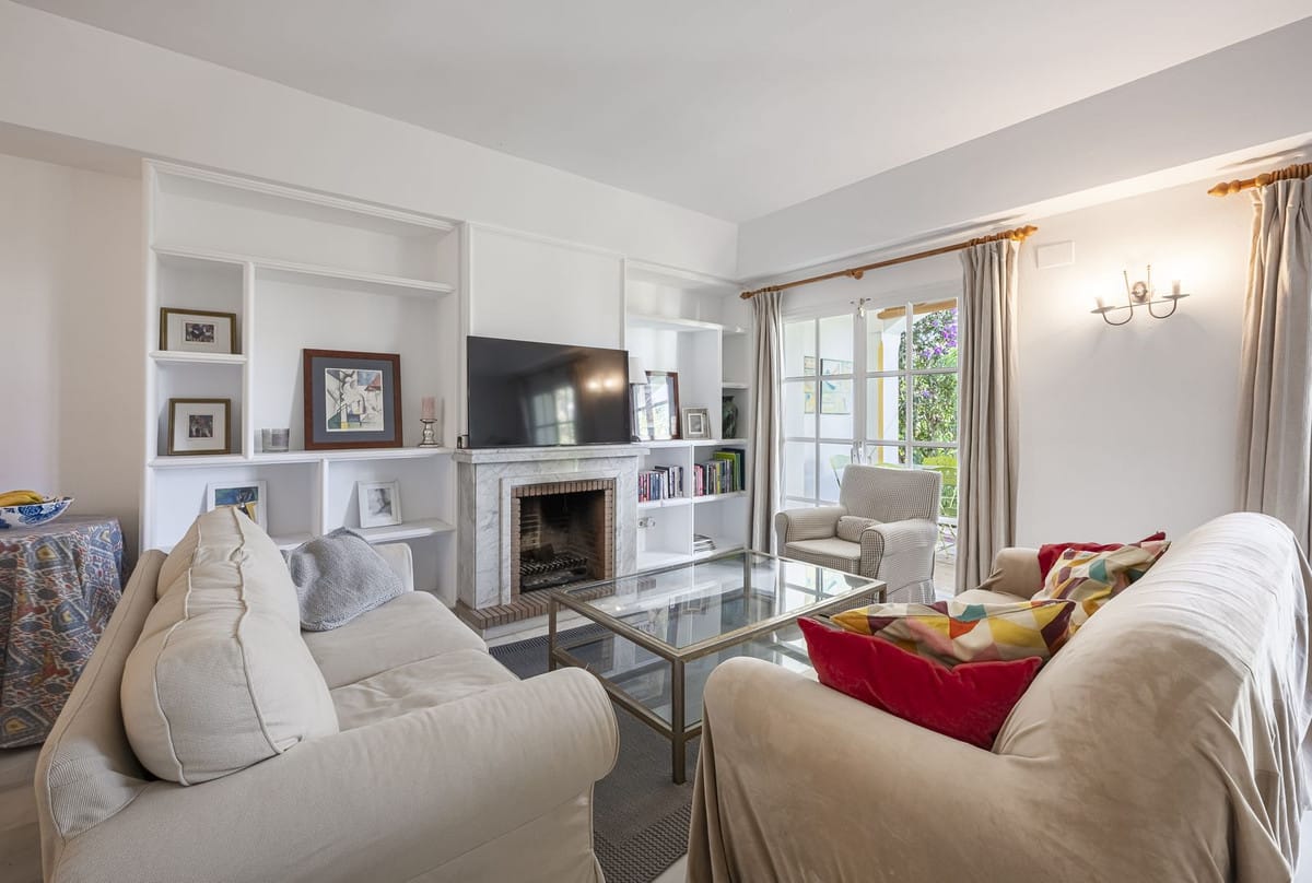 Halfvrijstaande villa met 3 slaapkamers in Estepona in Estepona - foto 2