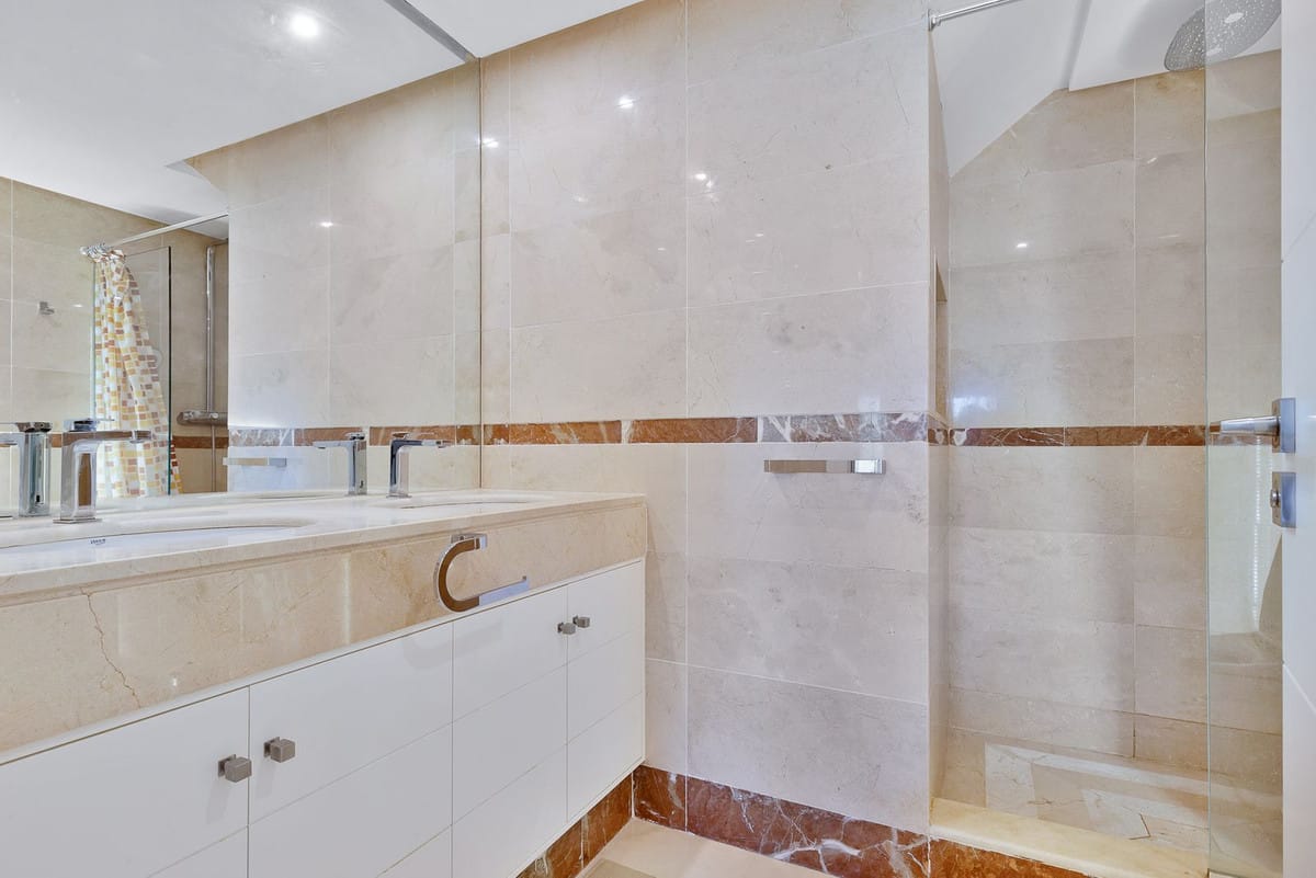 3-slaapkamer duplex-penthouse aan zee in San Pedro de Alcántara in San Pedro de Alcántara - foto 16