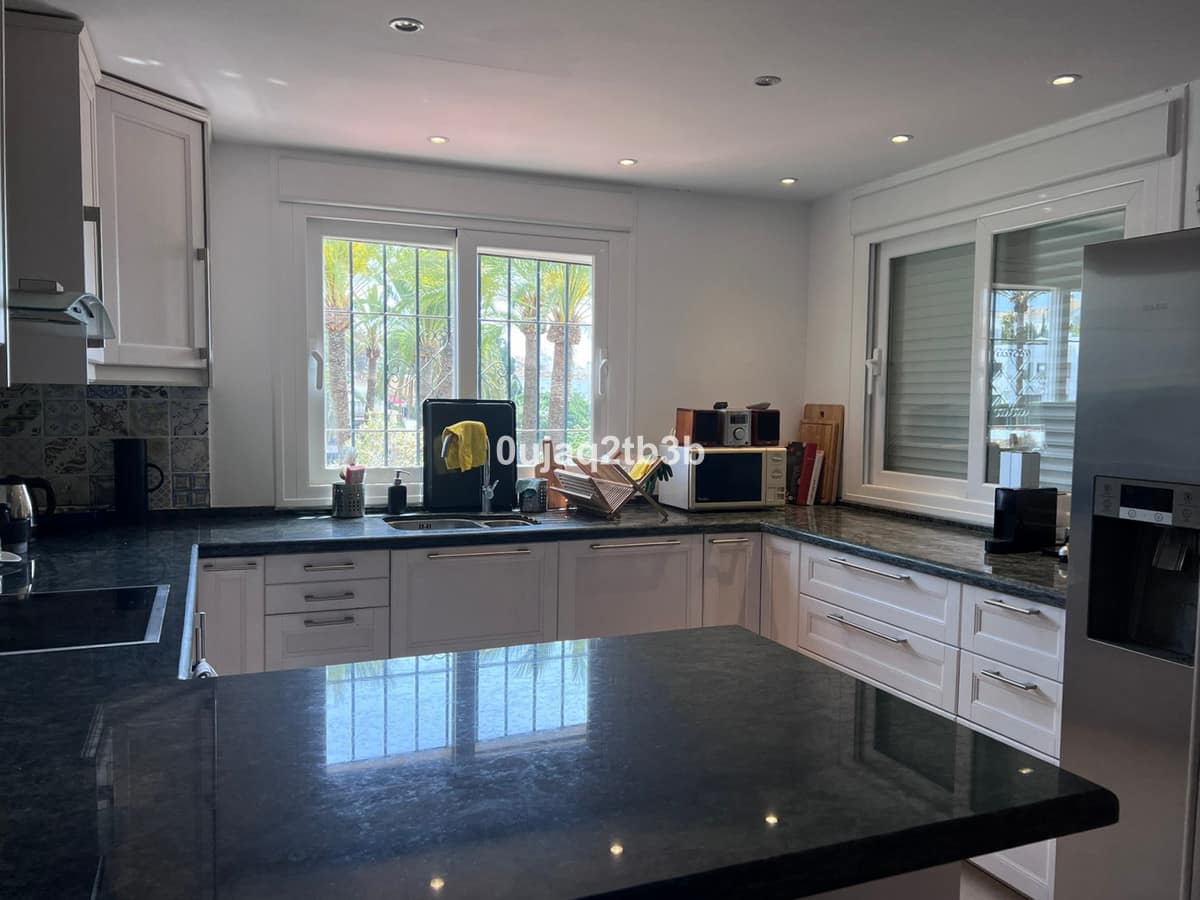 4-slaapkamer duplex-appartement in Nueva Andalucía in Nueva Andalucía - foto 6