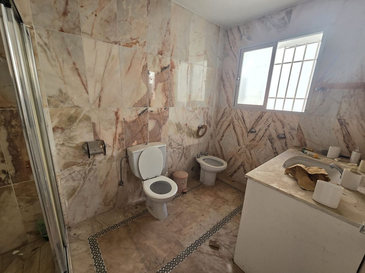 6-slaapkamer villa in Marbella Hill Club – renovatieproject in Marbella - foto 15