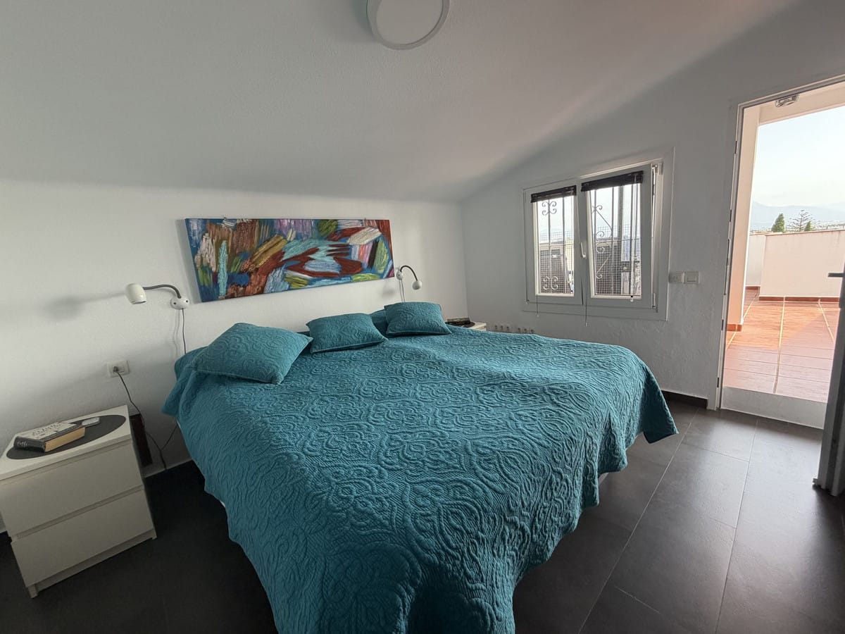3-slaapkamer villa met panoramisch zeezicht in Princesa Kristina, La Duquesa in La Duquesa - foto 4