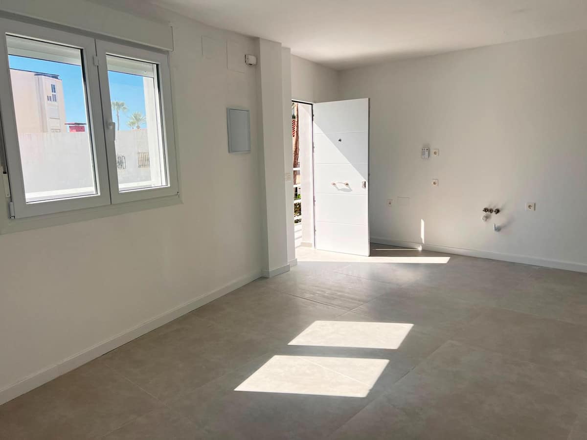 1 bedroom Apartment in La Carihuela in La Carihuela - foto 2