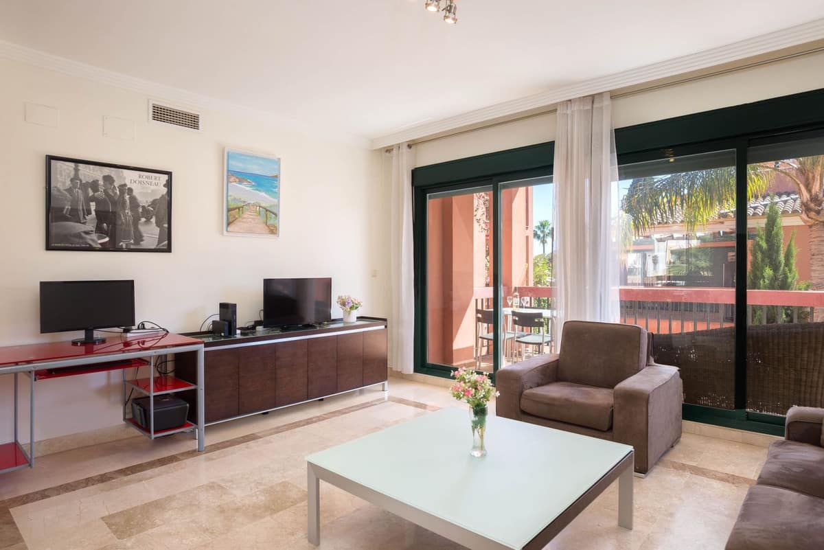 2 bedroom Apartment in Marbesa in Marbesa - foto 6