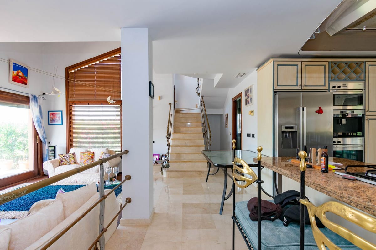 Villa met 4 slaapkamers in Estepona in Estepona - foto 14
